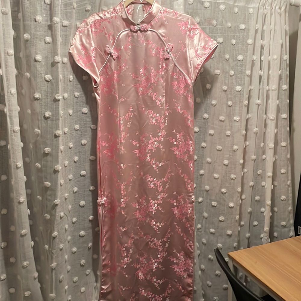 Chinese dress / cheongsam